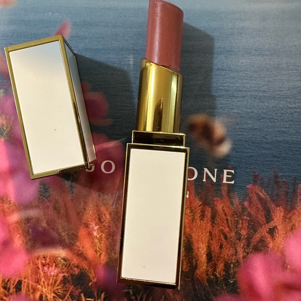 Tom Ford moisture core lipstick in carriacou